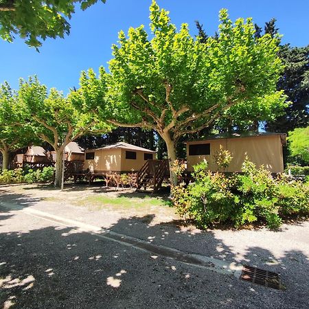 Camping Porte Des Alpilles By M.A Destination Glamping Saint-Étienne-du-Grès Buitenkant foto