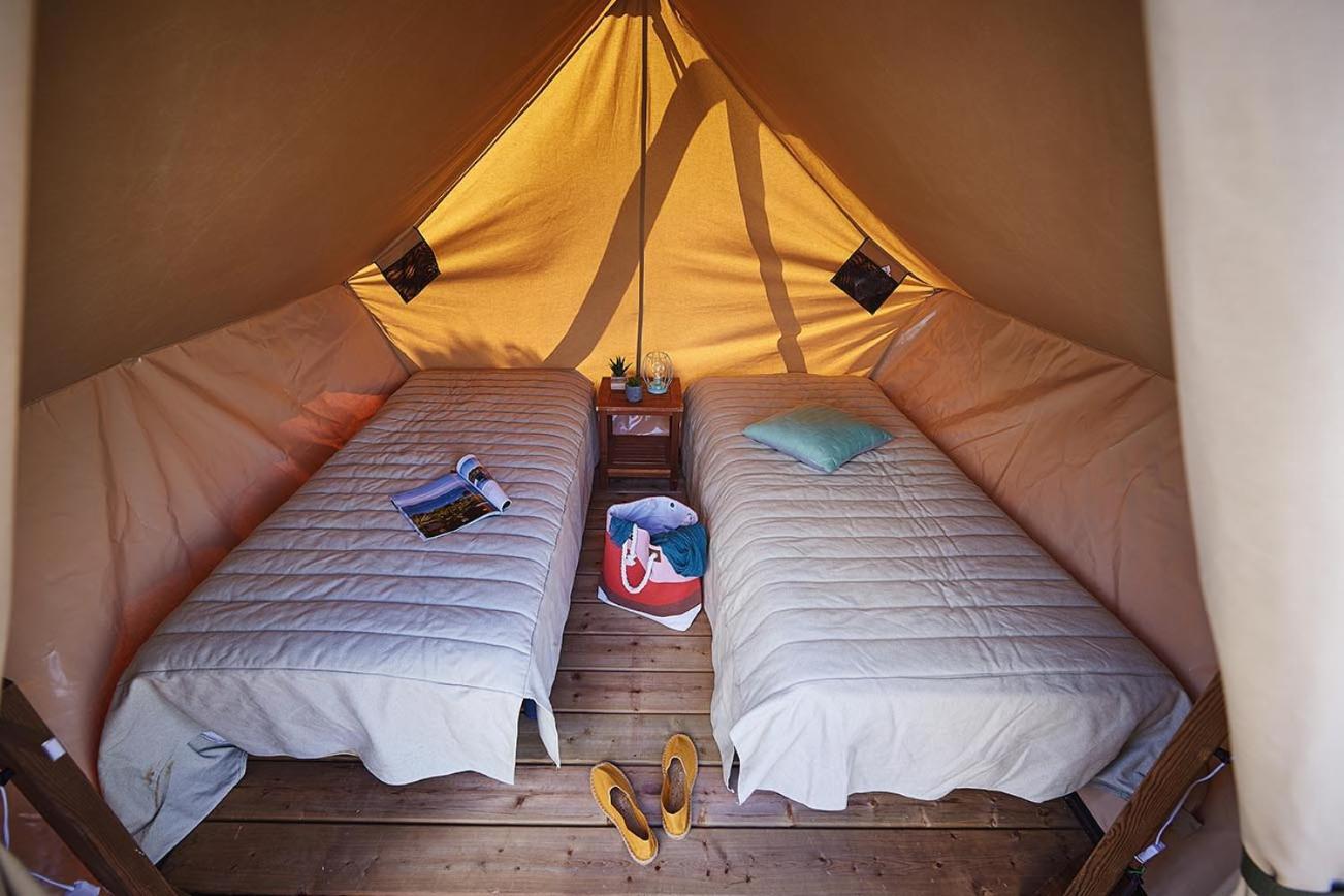 Camping Porte Des Alpilles By M.A Destination Glamping Saint-Étienne-du-Grès Buitenkant foto