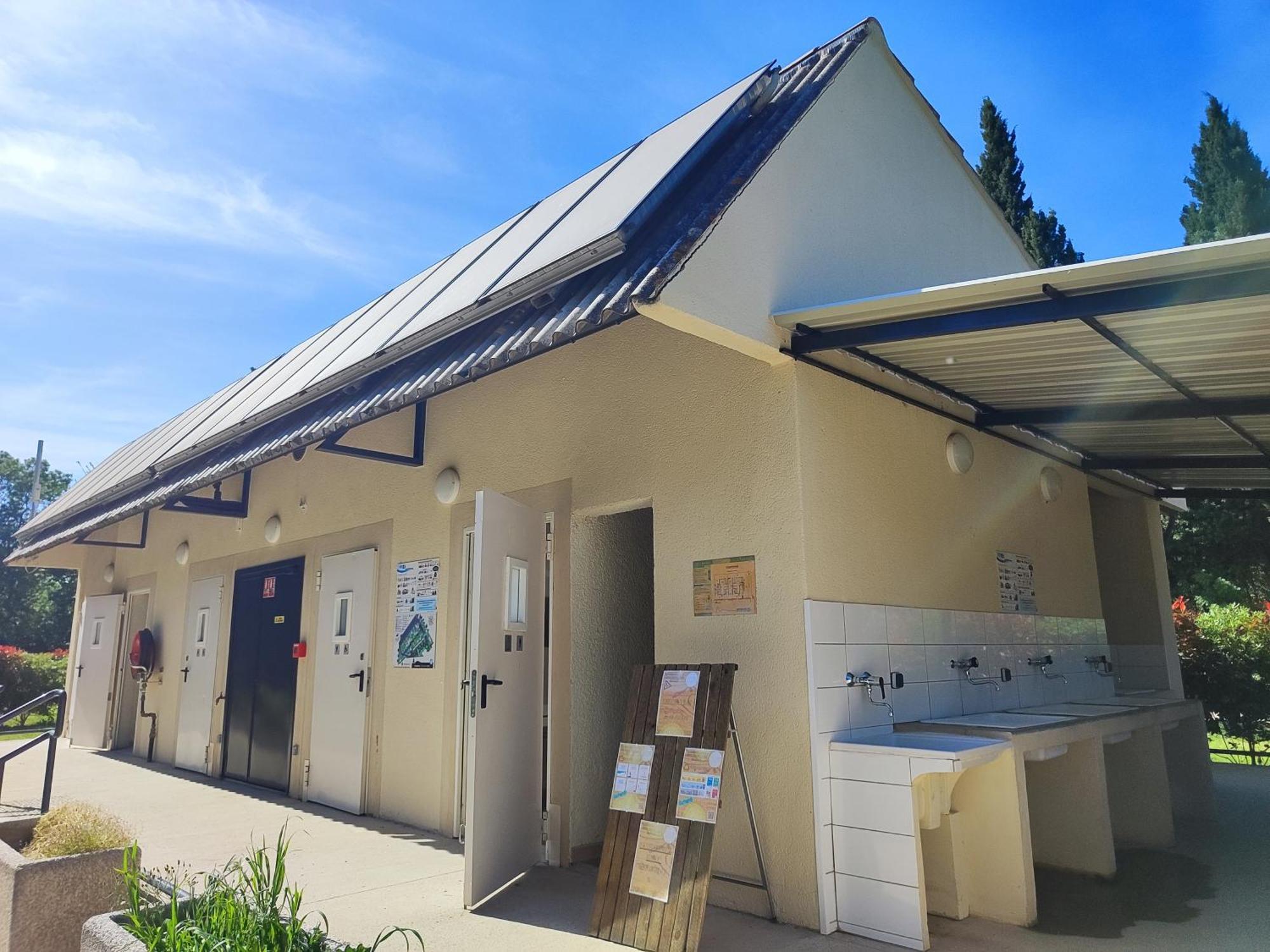 Camping Porte Des Alpilles By M.A Destination Glamping Saint-Étienne-du-Grès Buitenkant foto