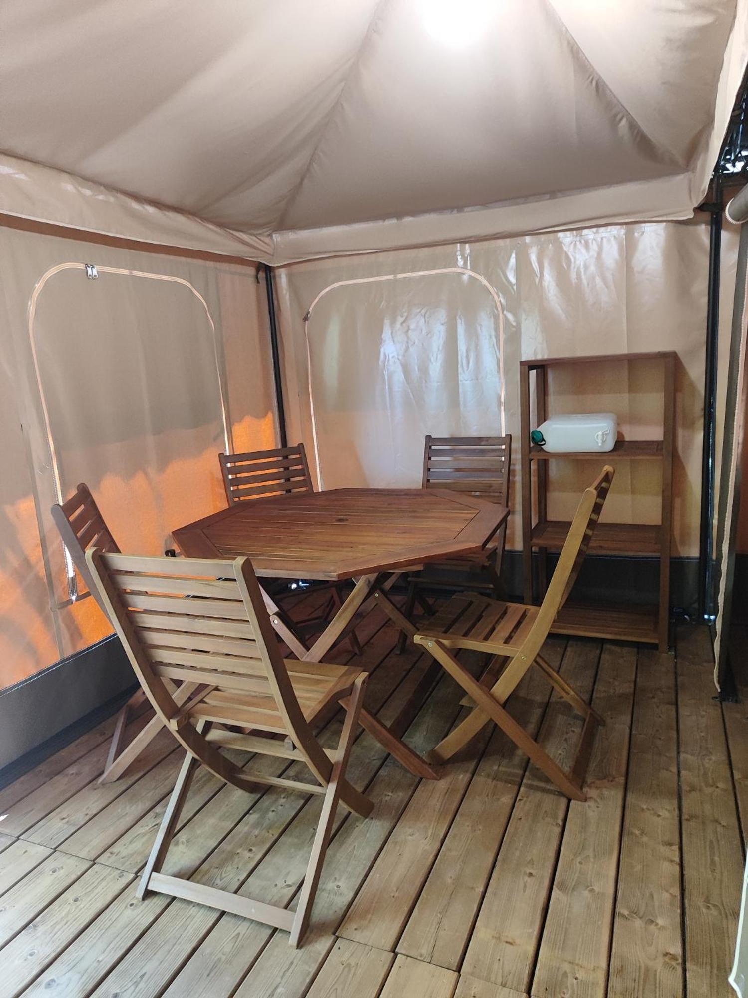 Camping Porte Des Alpilles By M.A Destination Glamping Saint-Étienne-du-Grès Buitenkant foto