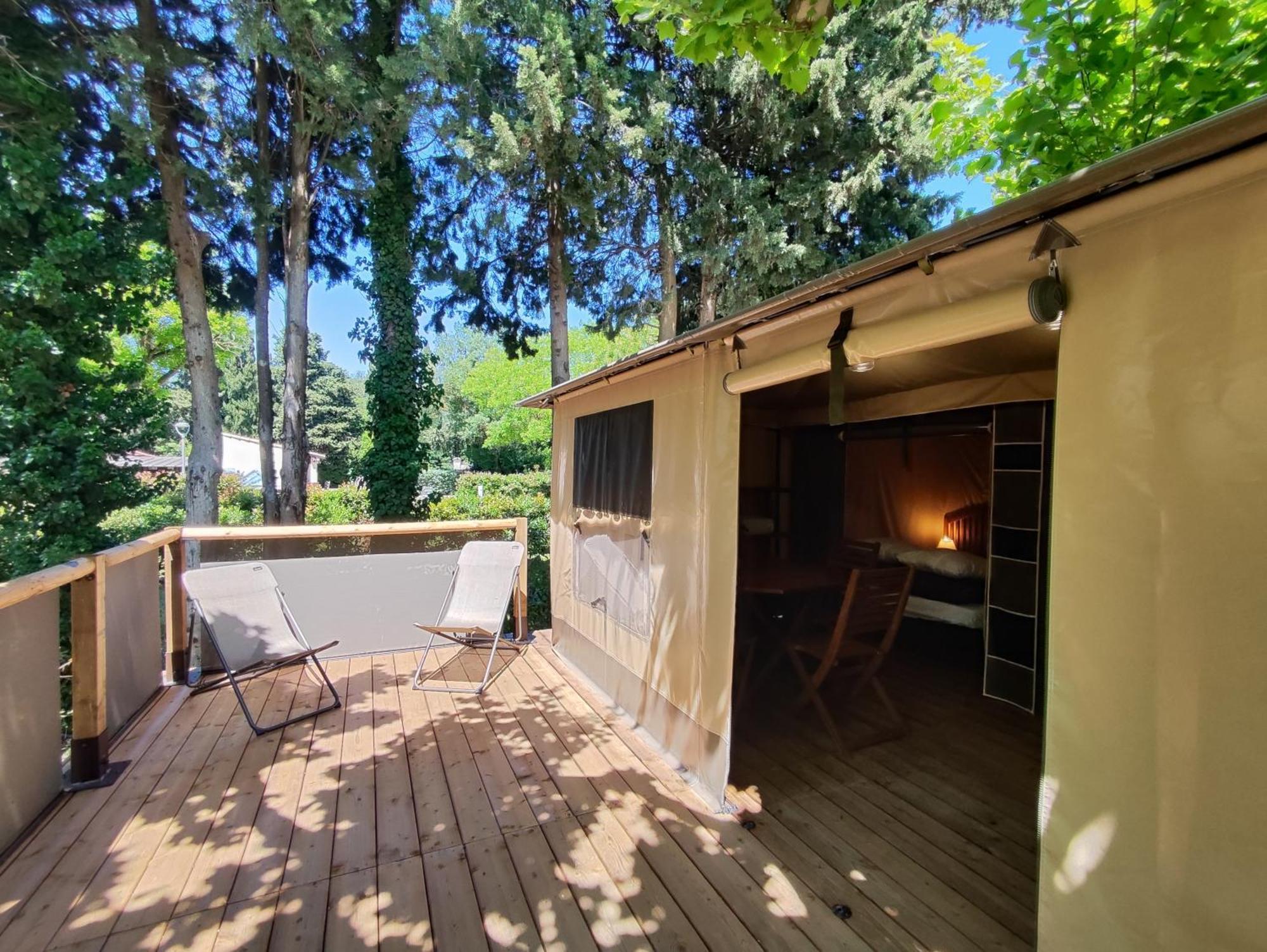 Camping Porte Des Alpilles By M.A Destination Glamping Saint-Étienne-du-Grès Buitenkant foto