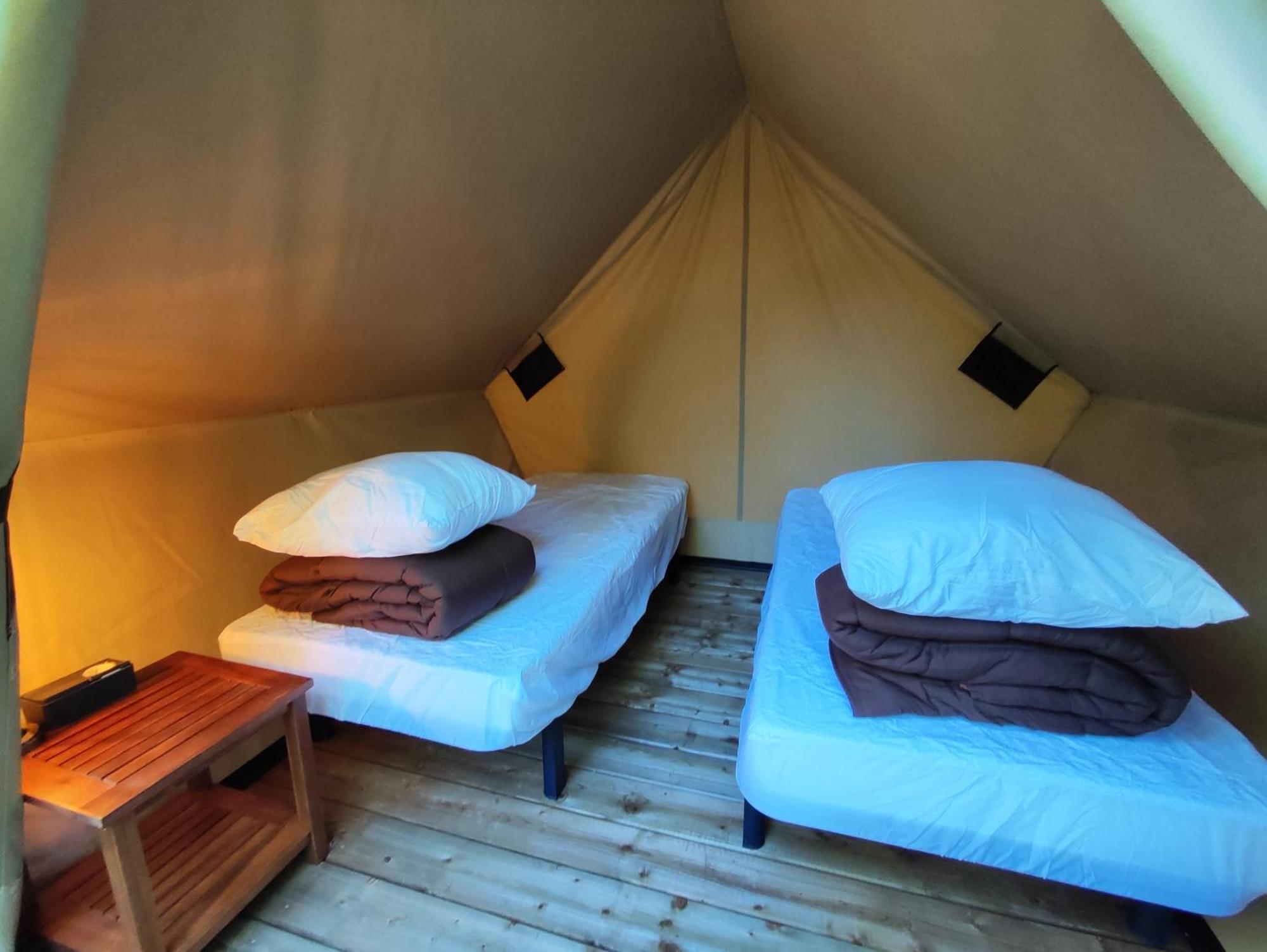 Camping Porte Des Alpilles By M.A Destination Glamping Saint-Étienne-du-Grès Buitenkant foto