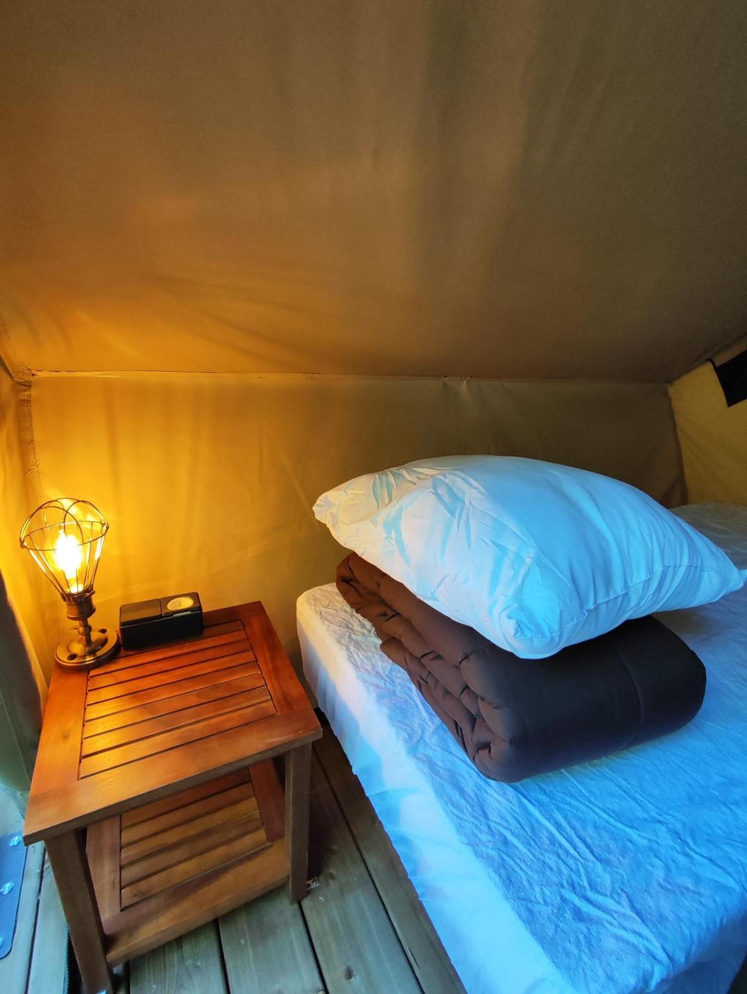 Camping Porte Des Alpilles By M.A Destination Glamping Saint-Étienne-du-Grès Buitenkant foto