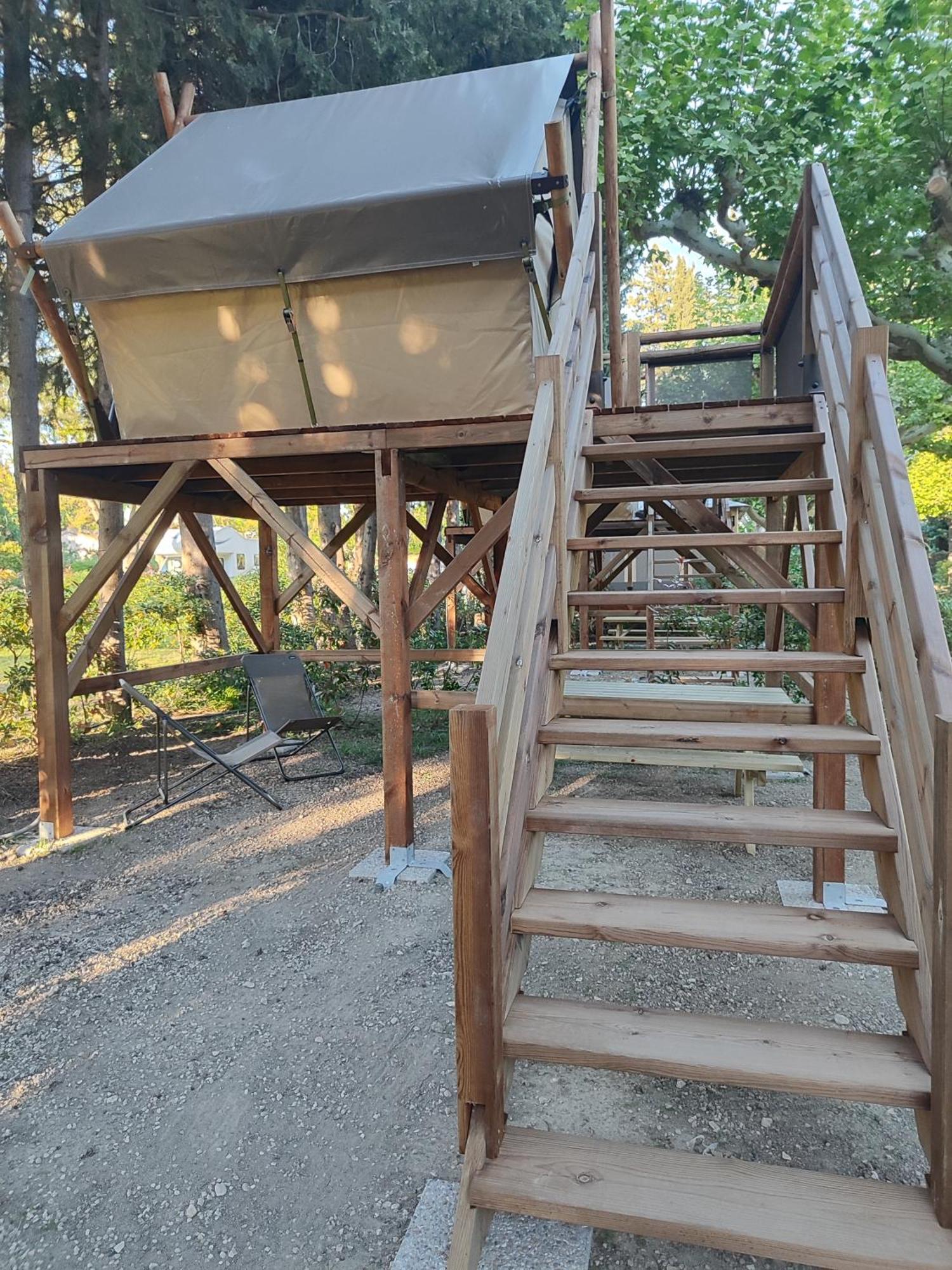 Camping Porte Des Alpilles By M.A Destination Glamping Saint-Étienne-du-Grès Buitenkant foto